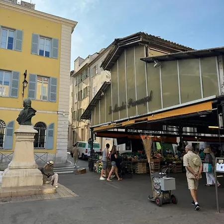 5 Sade - In Old Town Antibes